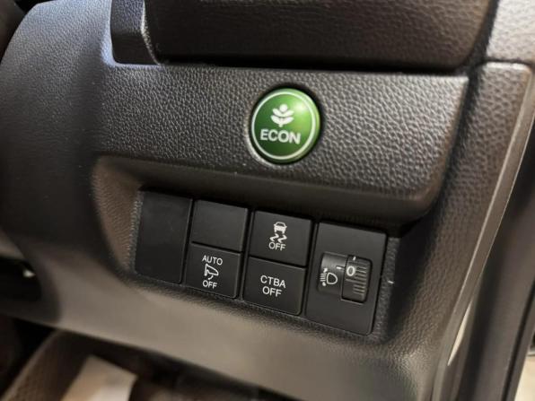 Honda Fit III Рестайлинг с пробегом 2017 года, цена 947 000 рублей, 89753 км, хэтчбек, Автокод Объявления