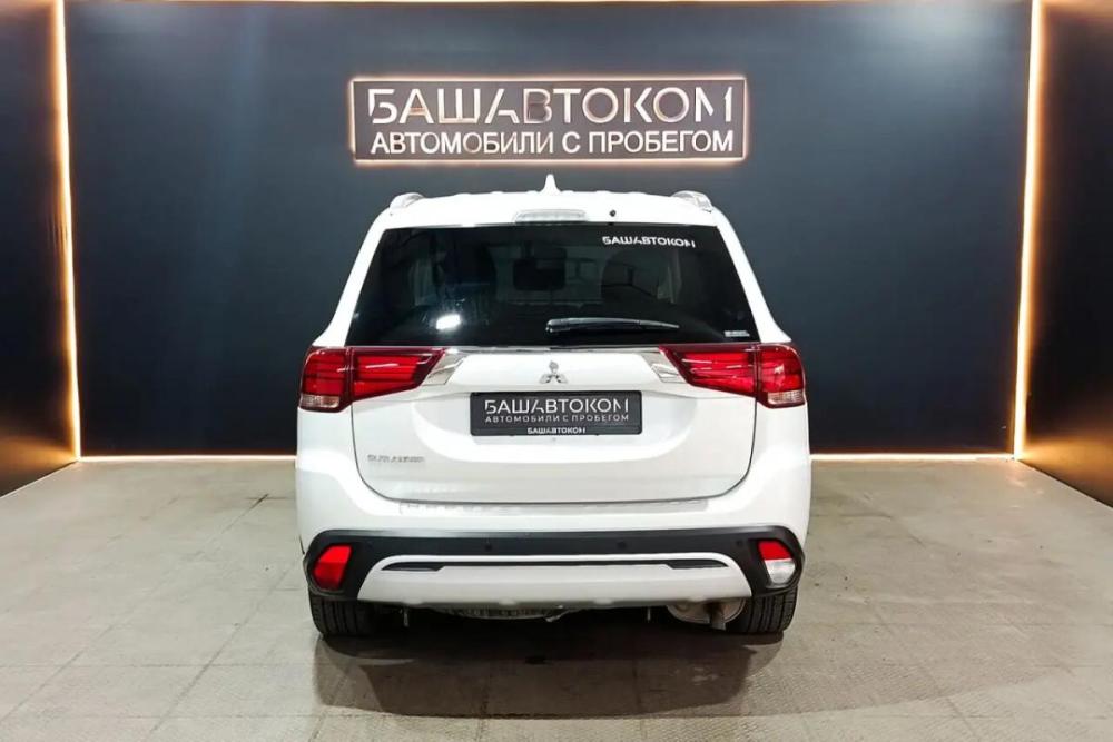 Mitsubishi Outlander III Рестайлинг 3 Уфа  - изображение 5