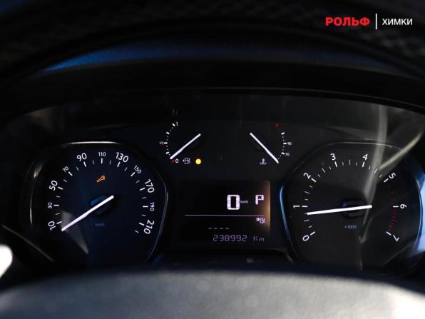 Peugeot Traveller I с пробегом 2018 года, цена 2 350 000 рублей, 238990 км, минивэн, Автокод Объявления