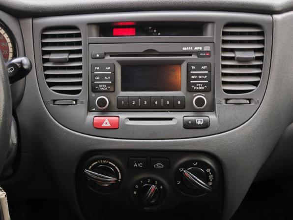 Kia Rio II Рестайлинг с пробегом 2011 года, цена 699 000 рублей, 130939 км, хэтчбек, Автокод Объявления