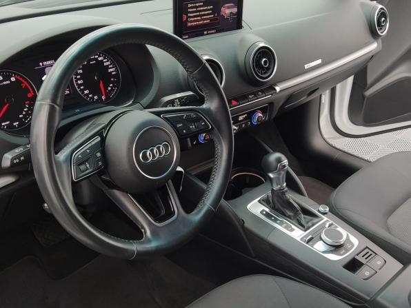 Audi A3 III (8V) Рестайлинг с пробегом 2018 года, цена 1 899 000 рублей, 105043 км, седан, Автокод Объявления