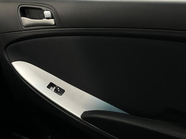 Hyundai Solaris I Рестайлинг с пробегом 2016 года, цена 930 000 рублей, 200500 км, седан, Автокод Объявления