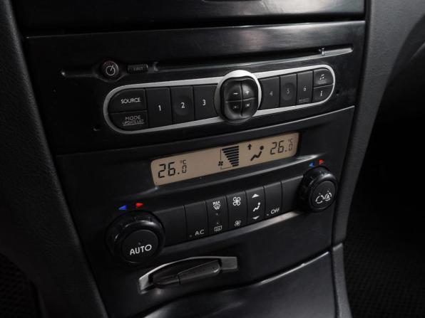Renault Laguna II Рестайлинг с пробегом 2006 года, цена 409 000 рублей, 286278 км, лифтбек, Автокод Объявления