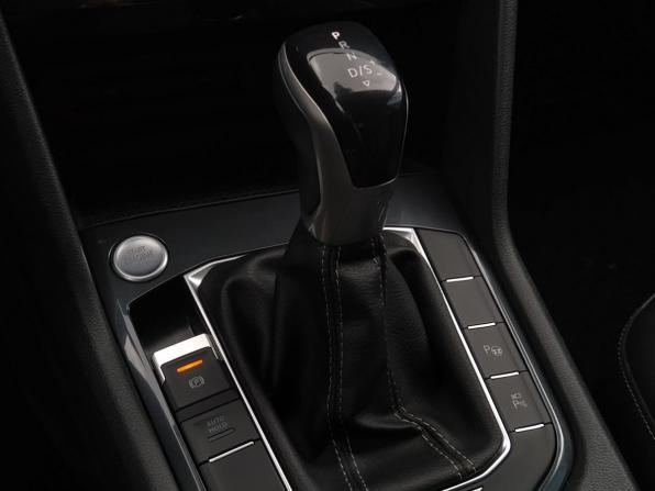 Volkswagen Tiguan II Рестайлинг с пробегом 2021 года, цена 3 719 000 рублей, 75786 км, внедорожник, Автокод Объявления