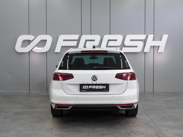 Volkswagen Passat B8 Рестайлинг с пробегом 2019 года, цена 2 699 000 рублей, 155256 км, универсал, Автокод Объявления