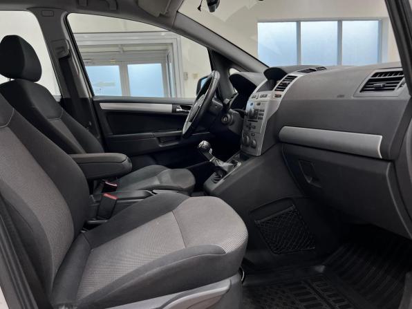 Opel Zafira B Рестайлинг с пробегом 2013 года, цена 1 070 000 рублей, 133403 км, минивэн, Автокод Объявления
