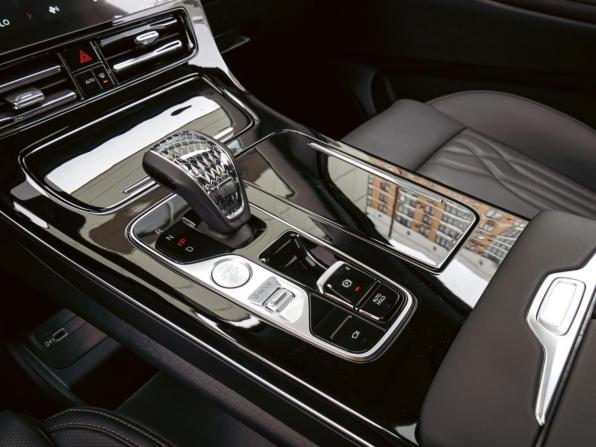 GAC M8 с пробегом 2024 года, цена 4 690 000 рублей, 891 км, минивэн, Автокод Объявления