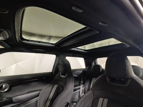 Mini Hatch III (F55/F56) с пробегом 2016 года, цена 2 099 000 рублей, 109694 км, хэтчбек, Автокод Объявления