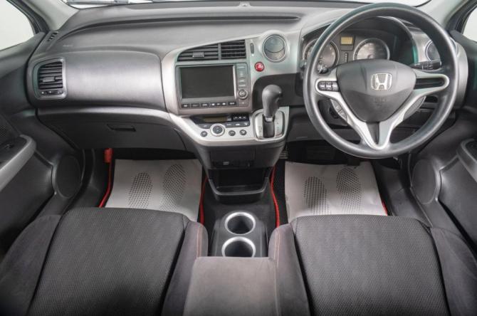 Honda Stream II Рестайлинг с пробегом 2012 года, цена 1 279 000 рублей, 159000 км, компактвэн, Автокод Объявления