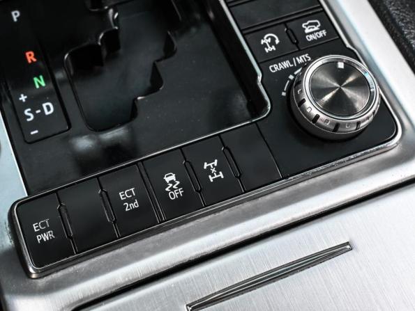 Toyota Land Cruiser 200 Series Рестайлинг 2 с пробегом 2015 года, цена 4 984 000 рублей, 190697 км, внедорожник, Автокод Объявления