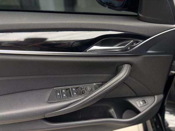 BMW 5 серии VII (G30/G31/G38) с пробегом 2017 года, цена 3 050 000 рублей, 181543 км, седан, Автокод Объявления