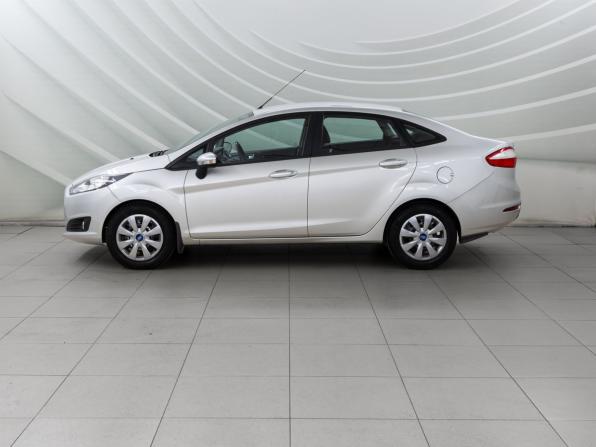 Ford Fiesta Mk6 Рестайлинг с пробегом 2015 года, цена 1 034 000 рублей, 46810 км, седан, Автокод Объявления