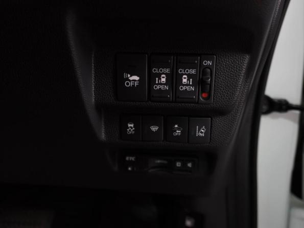 Honda Freed II с пробегом 2017 года, цена 1 899 000 рублей, 87648 км, компактвэн, Автокод Объявления