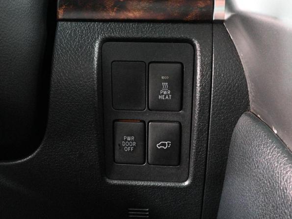 Toyota Land Cruiser 200 Series Рестайлинг 1 с пробегом 2015 года, цена 4 349 000 рублей, 178173 км, внедорожник, Автокод Объявления