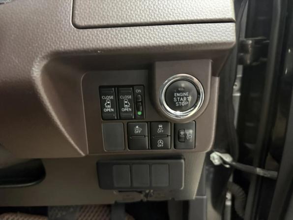 Subaru Justy V с пробегом 2017 года, цена 950 000 рублей, 108979 км, микровэн, Автокод Объявления