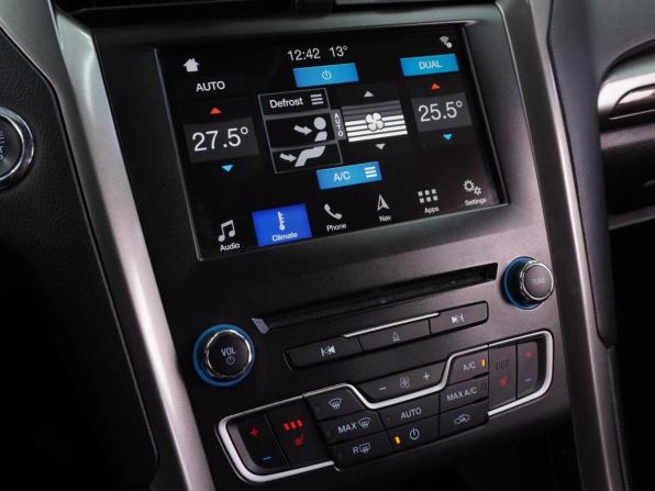 Ford Fusion (North America) II Рестайлинг с пробегом 2018 года, цена 1 590 000 рублей, 140051 км, седан, Автокод Объявления