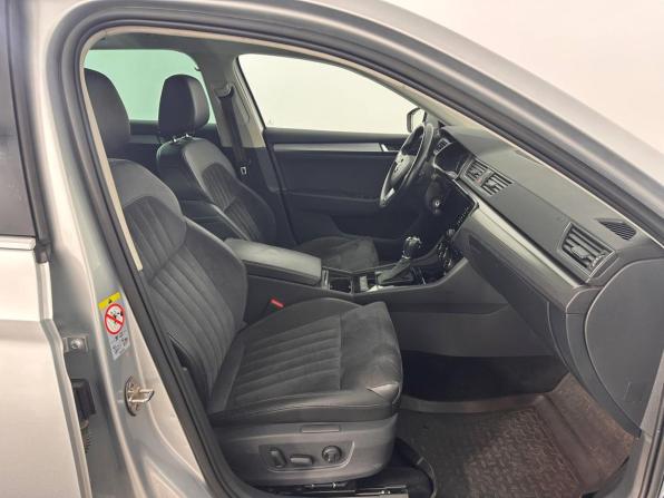 Skoda Superb III с пробегом 2019 года, цена 2 249 000 рублей, 287007 км, универсал, Автокод Объявления