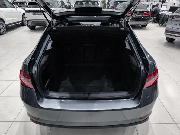 Skoda Superb III Рестайлинг с пробегом 2021 года, цена 2 350 000 рублей, 102600 км, лифтбек, Автокод Объявления