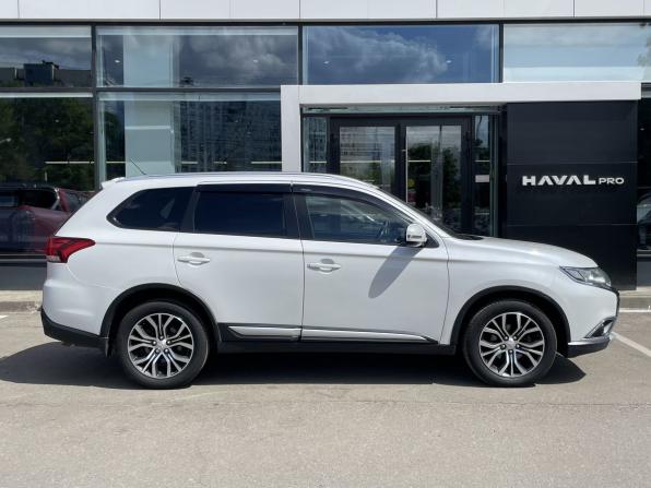 Mitsubishi Outlander III Рестайлинг 2 с пробегом 2016 года, цена 1 599 000 рублей, 238804 км, внедорожник, Автокод Объявления