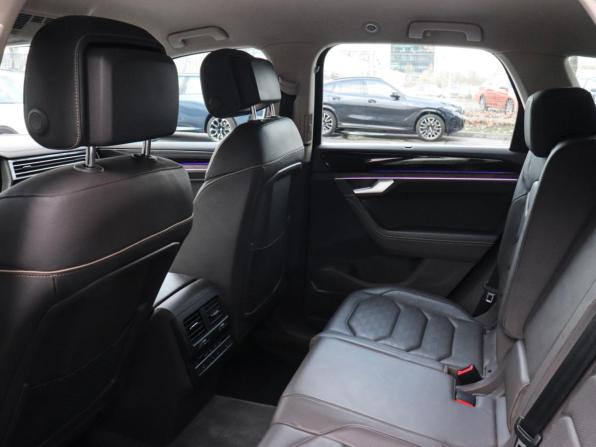 Volkswagen Touareg III с пробегом 2019 года, цена 3 497 000 рублей, 243220 км, внедорожник, Автокод Объявления