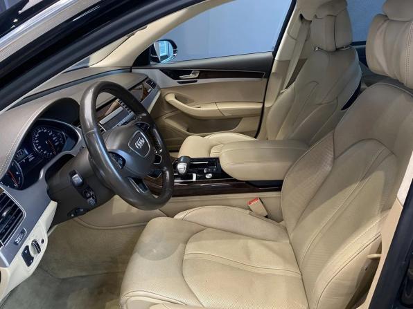 Audi A8 III (D4) Рестайлинг с пробегом 2016 года, цена 2 499 000 рублей, 260900 км, седан, Автокод Объявления