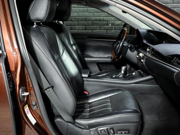 Lexus ES VI Рестайлинг с пробегом 2015 года, цена 1 850 000 рублей, 186746 км, седан, Автокод Объявления