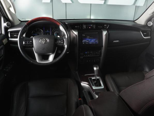 Toyota Fortuner II с пробегом 2018 года, цена 3 228 000 рублей, 120287 км, внедорожник, Автокод Объявления