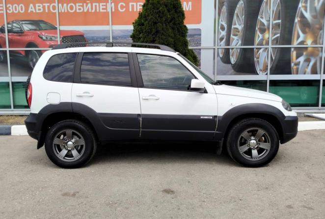 Chevrolet Niva I Рестайлинг с пробегом 2018 года, цена 720 000 рублей, 228124 км, внедорожник, Автокод Объявления