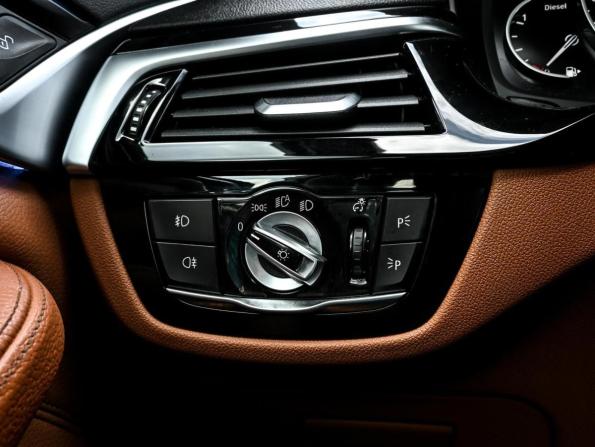 BMW 5 серии VII (G30/G31/G38) с пробегом 2017 года, цена 2 599 000 рублей, 118008 км, седан, Автокод Объявления