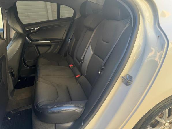 Volvo S60 II Рестайлинг с пробегом 2015 года, цена 979 000 рублей, 168127 км, седан, Автокод Объявления