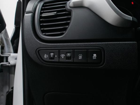 Kia Rio IV Рестайлинг с пробегом 2022 года, цена 2 236 000 рублей, 28826 км, хэтчбек, Автокод Объявления