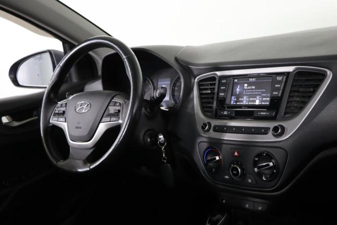 Hyundai Solaris II с пробегом 2018 года, цена 1 269 990 рублей, 94243 км, седан, Автокод Объявления