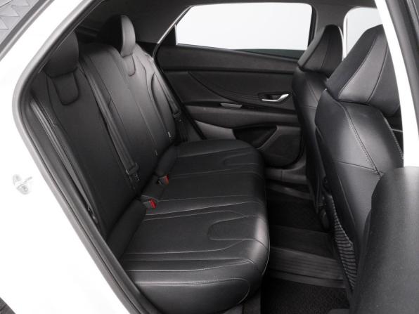 Hyundai Elantra VII (CN7) Рестайлинг с пробегом 2024 года, цена 2 099 000 рублей, 74792 км, седан, Автокод Объявления
