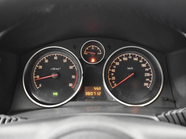 Opel Astra H Рестайлинг с пробегом 2012 года, цена 398 100 рублей, 360712 км, седан, Автокод Объявления