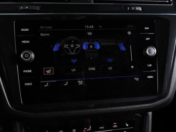 Volkswagen Tiguan II Рестайлинг с пробегом 2021 года, цена 2 469 000 рублей, 89818 км, внедорожник, Автокод Объявления