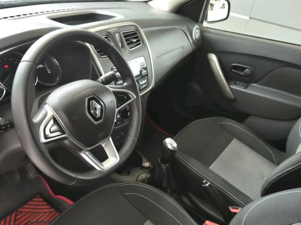 Renault Logan II Рестайлинг с пробегом 2021 года, цена 929 000 рублей, 159587 км, седан, Автокод Объявления