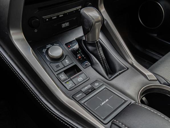 Lexus NX I с пробегом 2015 года, цена 2 290 000 рублей, 218196 км, внедорожник, Автокод Объявления