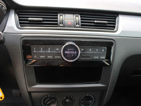 Skoda Rapid I с пробегом 2015 года, цена 989 000 рублей, 128463 км, лифтбек, Автокод Объявления