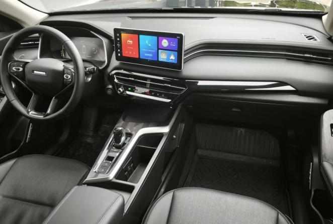 Haval Jolion I Рестайлинг 2 с пробегом 2026 года, цена 2 450 000 рублей, 3902 км, внедорожник, Автокод Объявления