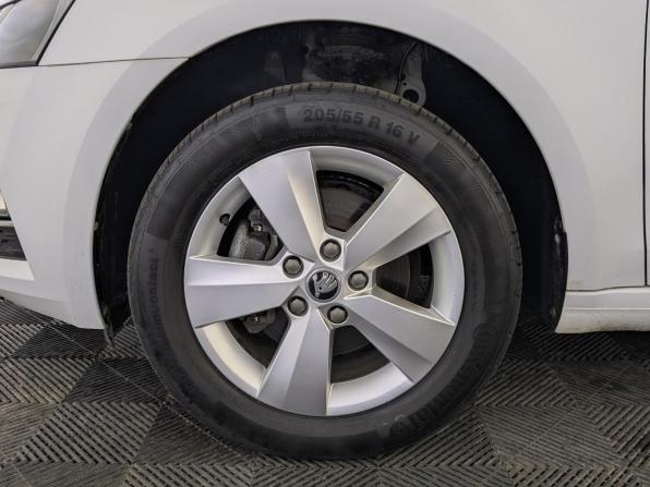 Skoda Octavia III (A7) Рестайлинг с пробегом 2020 года, цена 2 150 000 рублей, 47952 км, лифтбек, Автокод Объявления