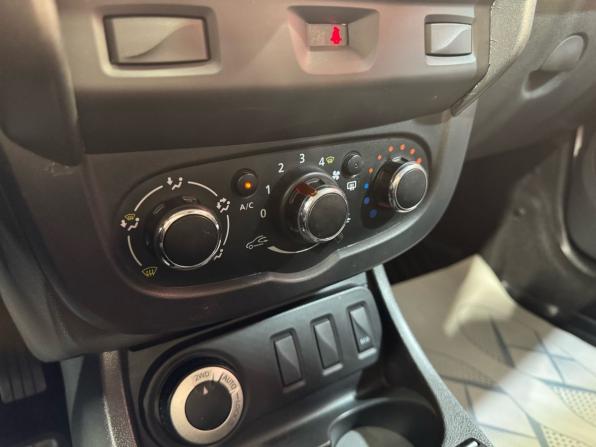 Renault Duster I Рестайлинг с пробегом 2018 года, цена 1 289 000 рублей, 176243 км, внедорожник, Автокод Объявления
