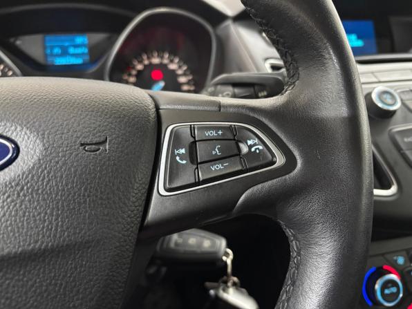 Ford Focus III Рестайлинг с пробегом 2018 года, цена 1 215 000 рублей, 228137 км, хэтчбек, Автокод Объявления