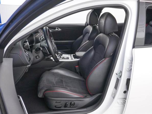 Kia Stinger I Рестайлинг с пробегом 2022 года, цена 2 999 099 рублей, 45922 км, лифтбек, Автокод Объявления