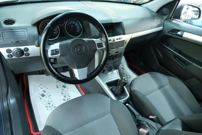 Opel Astra H Рестайлинг с пробегом 2010 года, цена 699 000 рублей, 2010 км, универсал, Автокод Объявления