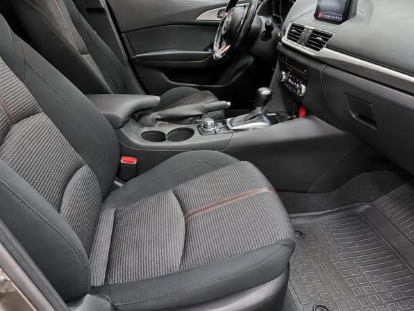 Mazda 3 III (BM) Рестайлинг с пробегом 2018 года, цена 1 550 000 рублей, 160000 км, седан, Автокод Объявления