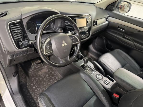 Mitsubishi Outlander III с пробегом 2014 года, цена 1 699 800 рублей, 104000 км, внедорожник, Автокод Объявления