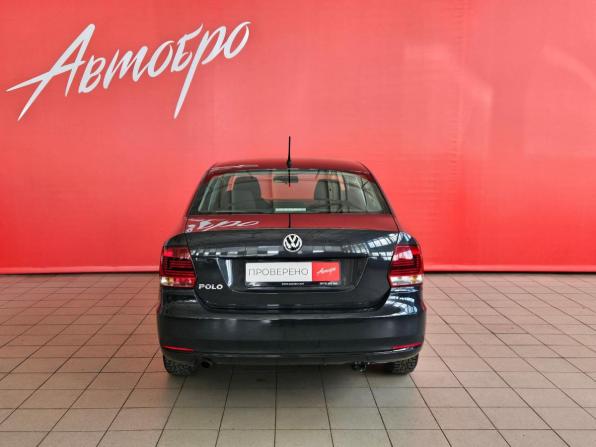 Volkswagen Polo V Рестайлинг с пробегом 2016 года, цена 1 049 000 рублей, 223782 км, седан, Автокод Объявления