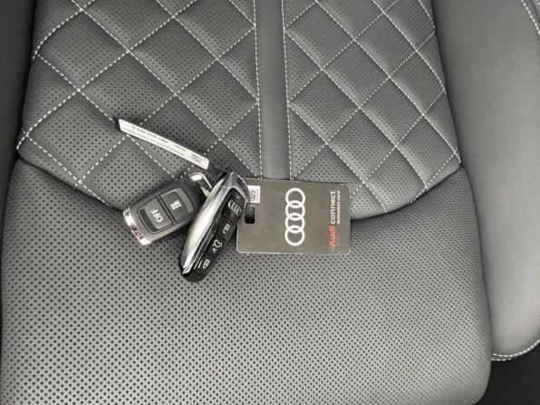 Audi Q7 II (4M) Рестайлинг 2 с пробегом 2024 года, цена 12 999 000 рублей, 10 км, внедорожник, Автокод Объявления