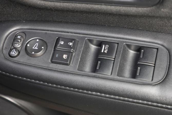 Honda Vezel I с пробегом 2014 года, цена 1 849 000 рублей, 95323 км, внедорожник, Автокод Объявления