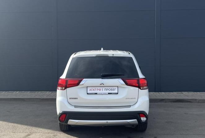 Mitsubishi Outlander III Рестайлинг 2 с пробегом 2018 года, цена 1 680 000 рублей, 120786 км, внедорожник, Автокод Объявления
